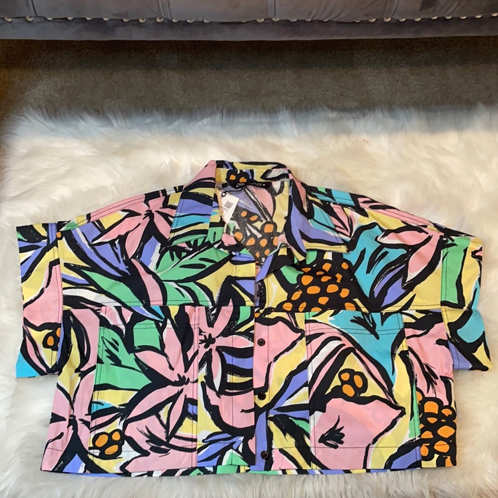 Zara printed button down crop top w/ from pockets